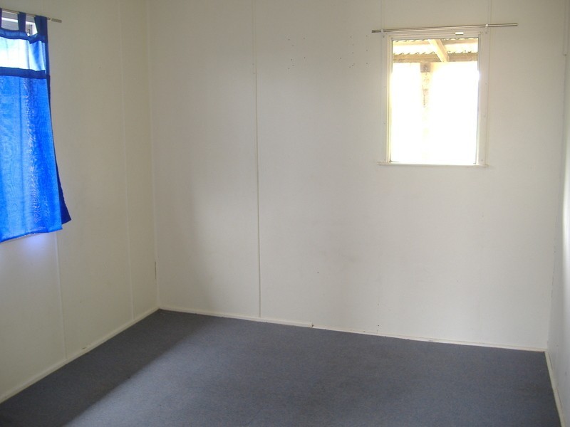 18 Doughboy Pd, Hemmant QLD 4174