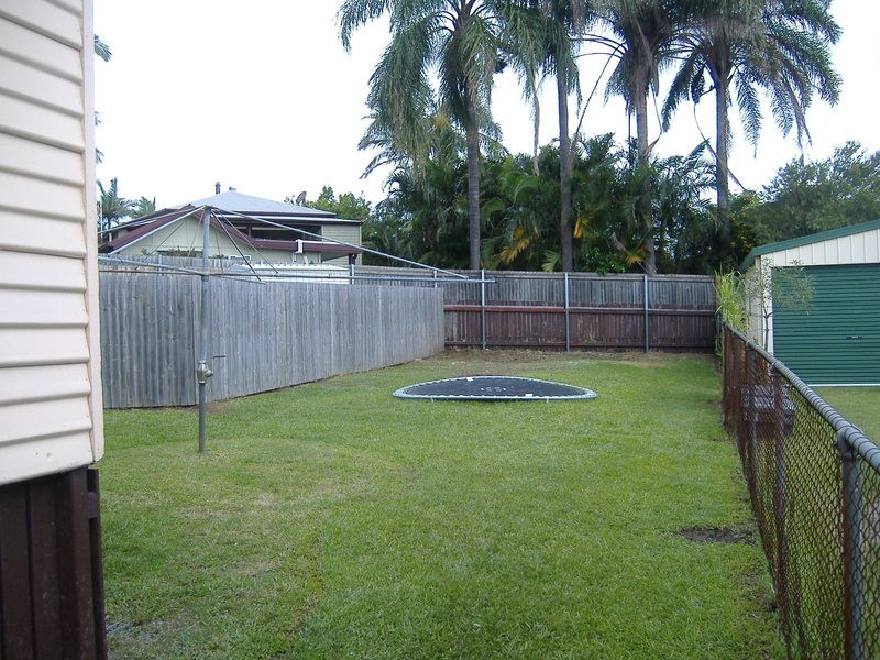 18 Doughboy Pd, Hemmant QLD 4174