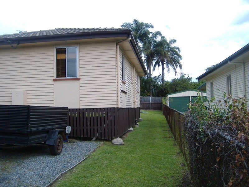 18 Doughboy Pd, Hemmant QLD 4174