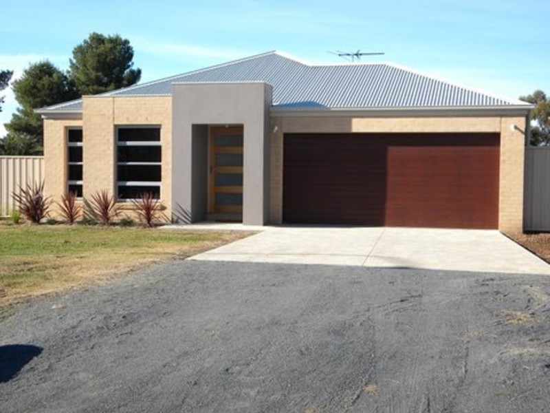 17 Jacob Street, Burrumbuttock NSW 2642