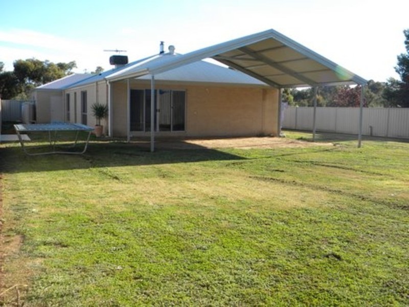 17 Jacob Street, Burrumbuttock NSW 2642