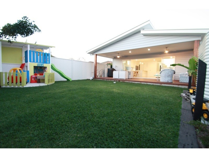 70 Albion Avenue, Miami QLD 4220