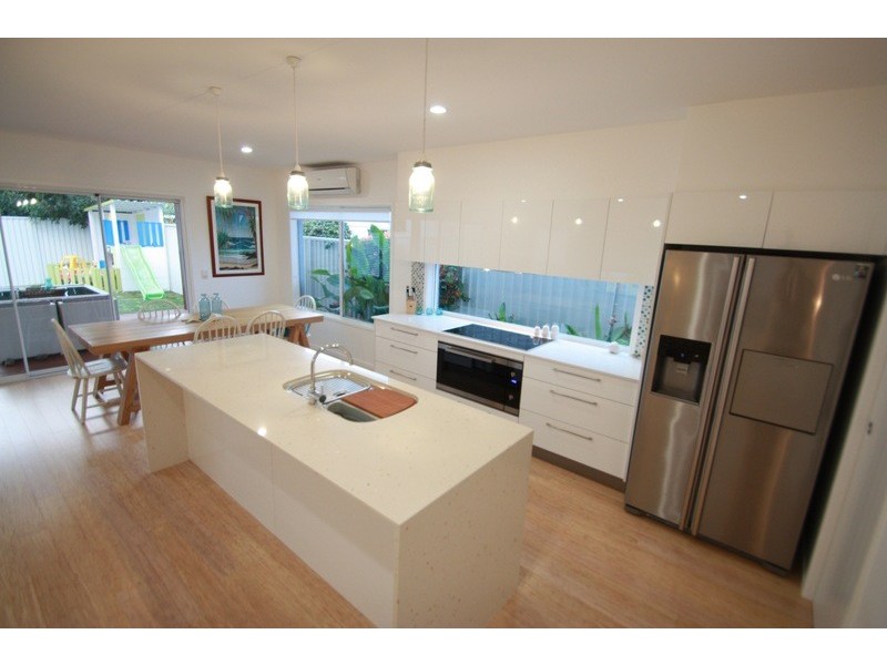 70 Albion Avenue, Miami QLD 4220