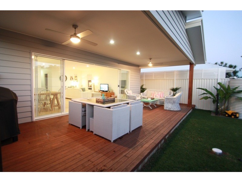 70 Albion Avenue, Miami QLD 4220