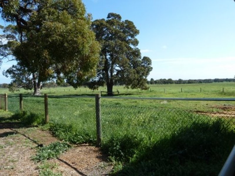 266 Morgan Rd, Meelon WA 6208