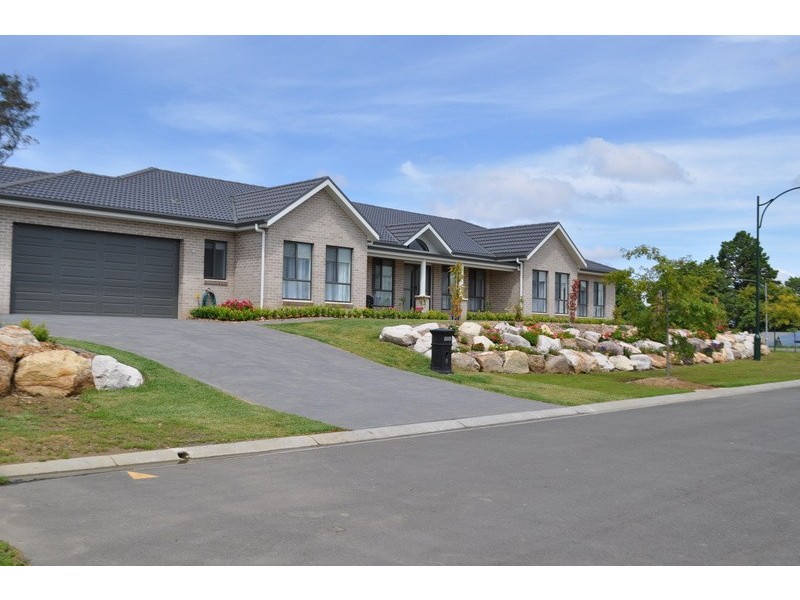 8 Ardross Ave, Bundanoon NSW 2578