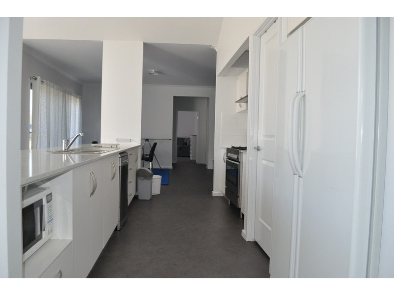 8 Ardross Ave, Bundanoon NSW 2578