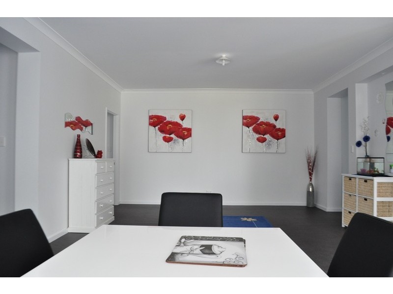 8 Ardross Ave, Bundanoon NSW 2578