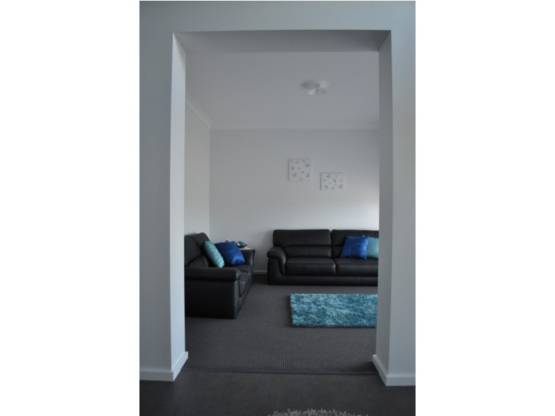 8 Ardross Ave, Bundanoon NSW 2578