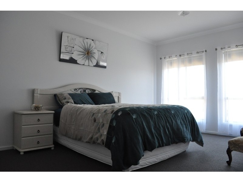 8 Ardross Ave, Bundanoon NSW 2578