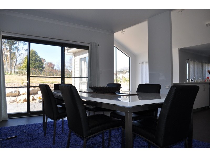 8 Ardross Ave, Bundanoon NSW 2578