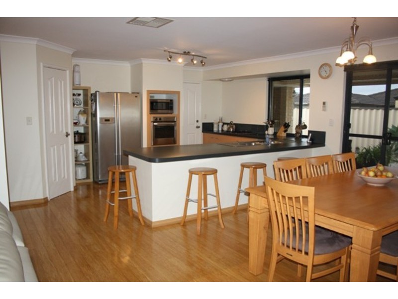 36 Rutherford Square, Windsor Hills, Orelia WA 6167