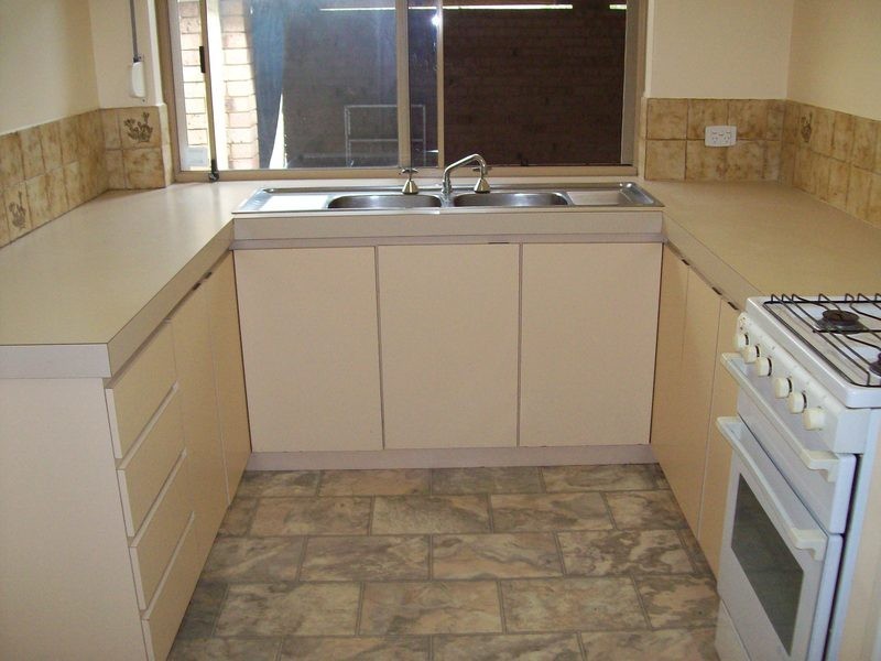 2/83 Barbican Street East, Shelley WA 6148