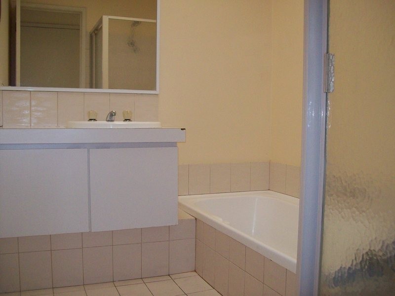 2/83 Barbican Street East, Shelley WA 6148