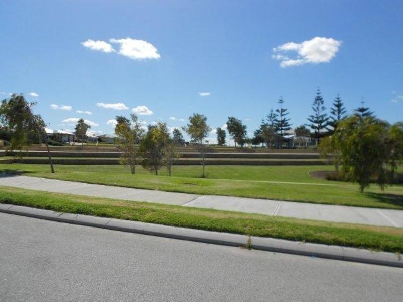16 Seafarer Way, Jindalee WA 6036