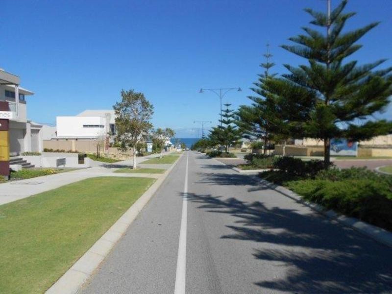 16 Seafarer Way, Jindalee WA 6036