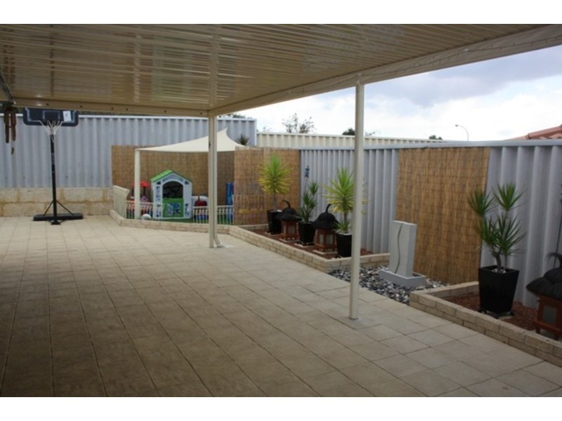 4 Nenagh Close, Windsor Hills, Orelia WA 6167