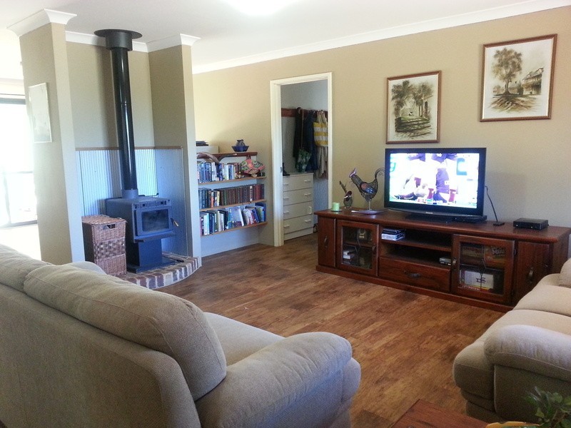 328 Powderbark Road, Lower Chittering WA 6084