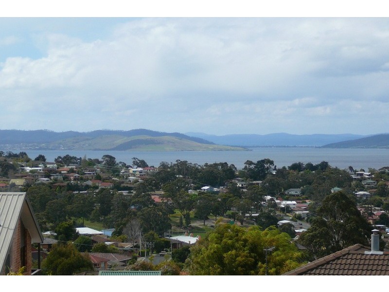 2 The Summit, Blackmans Bay TAS 7052