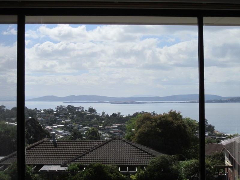 2 The Summit, Blackmans Bay TAS 7052