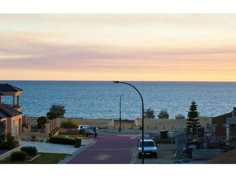 2 Royal James Court, Quinns Rocks WA 6030