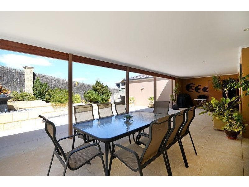 2 Royal James Court, Quinns Rocks WA 6030