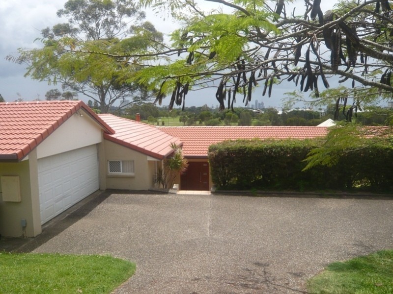 4 Arbour Place, Carrara QLD 4211