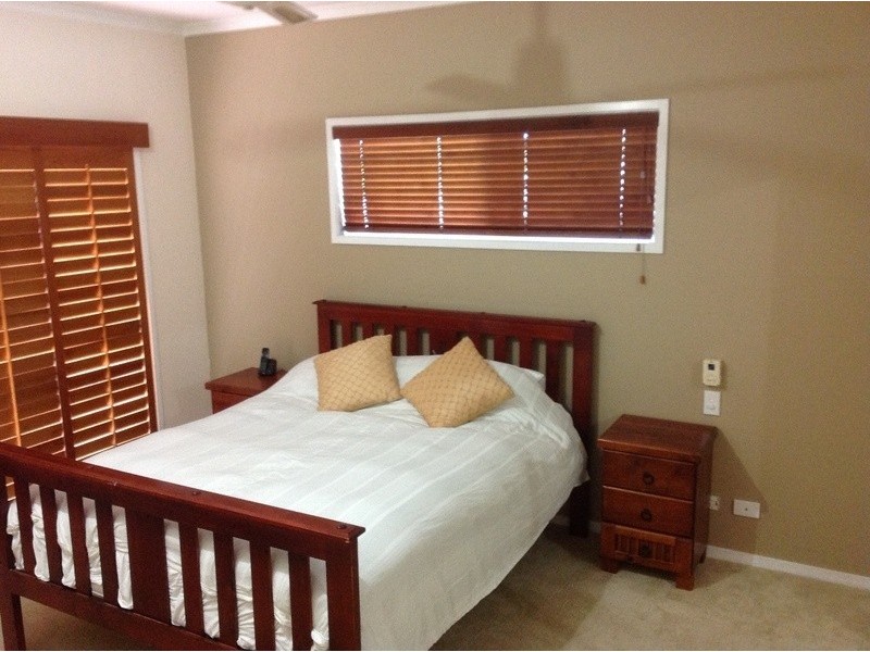 4 Arbour Place, Carrara QLD 4211