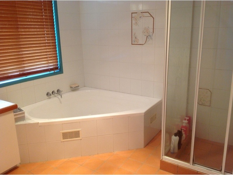 4 Arbour Place, Carrara QLD 4211