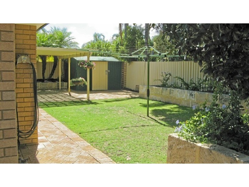 24  Calley Drive, Leeming WA 6149