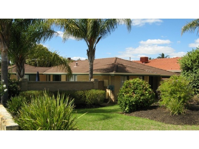 24  Calley Drive, Leeming WA 6149