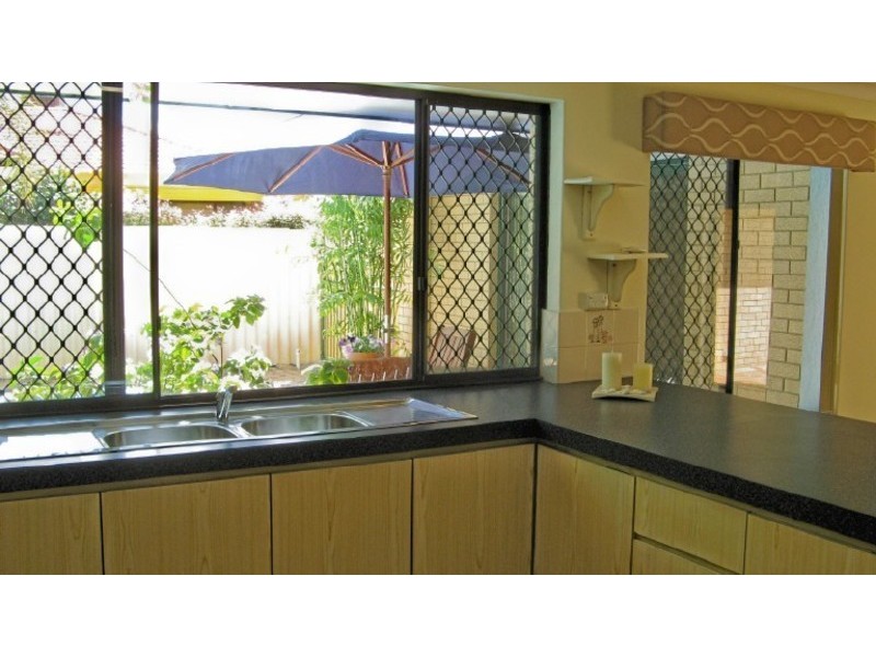 24  Calley Drive, Leeming WA 6149