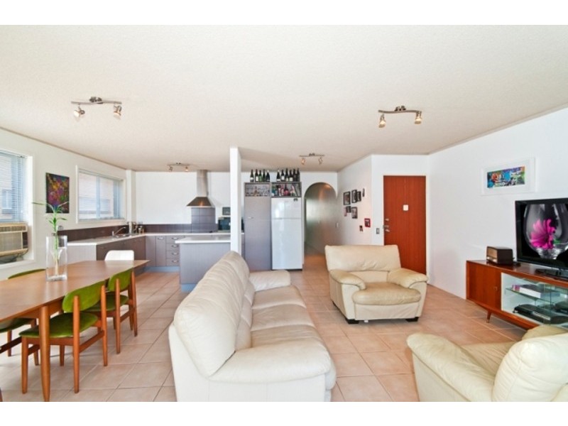 1/45 Sunset Blvd, Surfers Paradise QLD 4217
