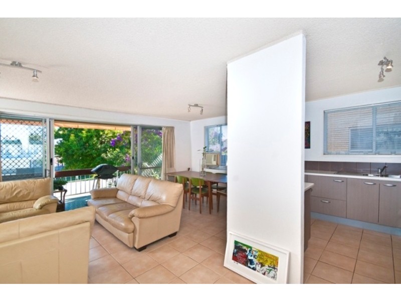 1/45 Sunset Blvd, Surfers Paradise QLD 4217