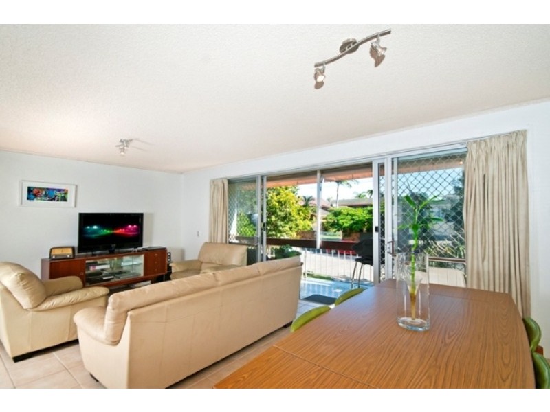 1/45 Sunset Blvd, Surfers Paradise QLD 4217