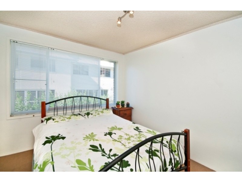 1/45 Sunset Blvd, Surfers Paradise QLD 4217