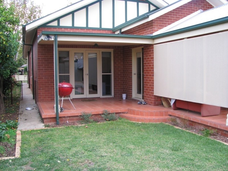 70 Thorne Street, Wagga Wagga NSW 2650