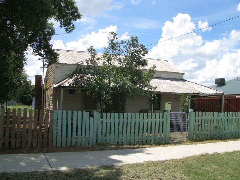 24 Langham Street, Ganmain NSW 2702