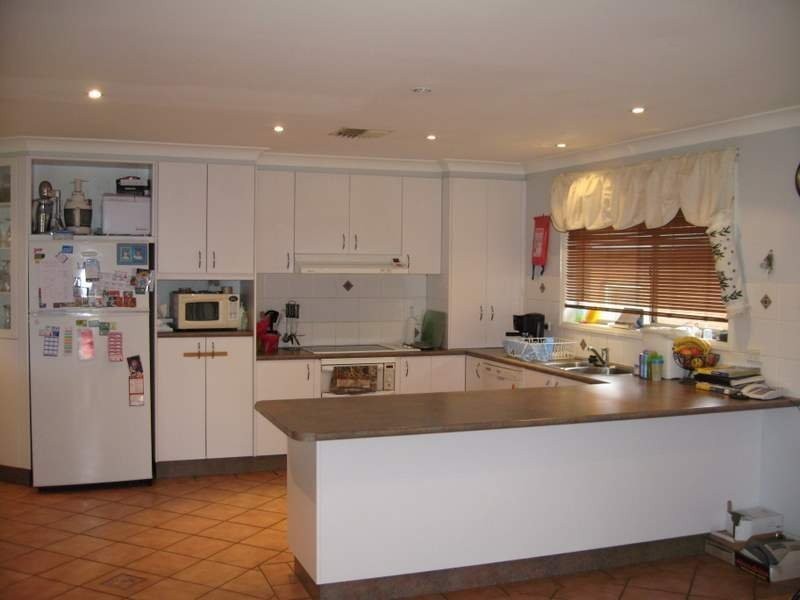 6 Caledonia Street, Parkes NSW 2870