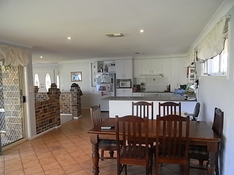 6 Caledonia Street, Parkes NSW 2870