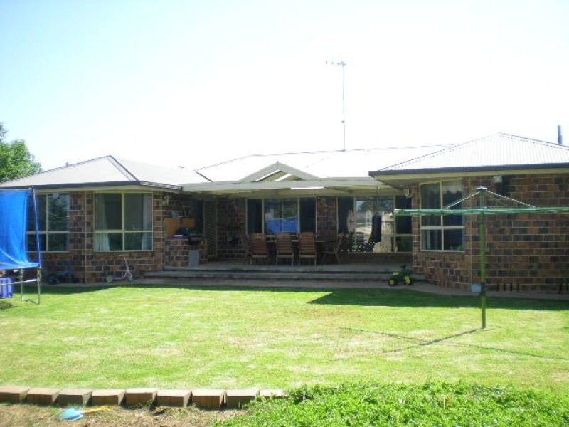 6 Caledonia Street, Parkes NSW 2870