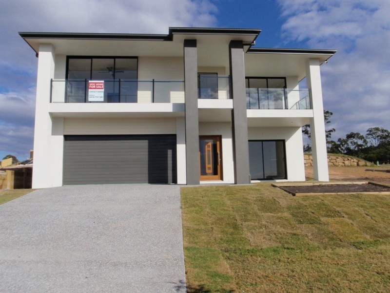 19  Barrington Street, Pacific Pines QLD 4211