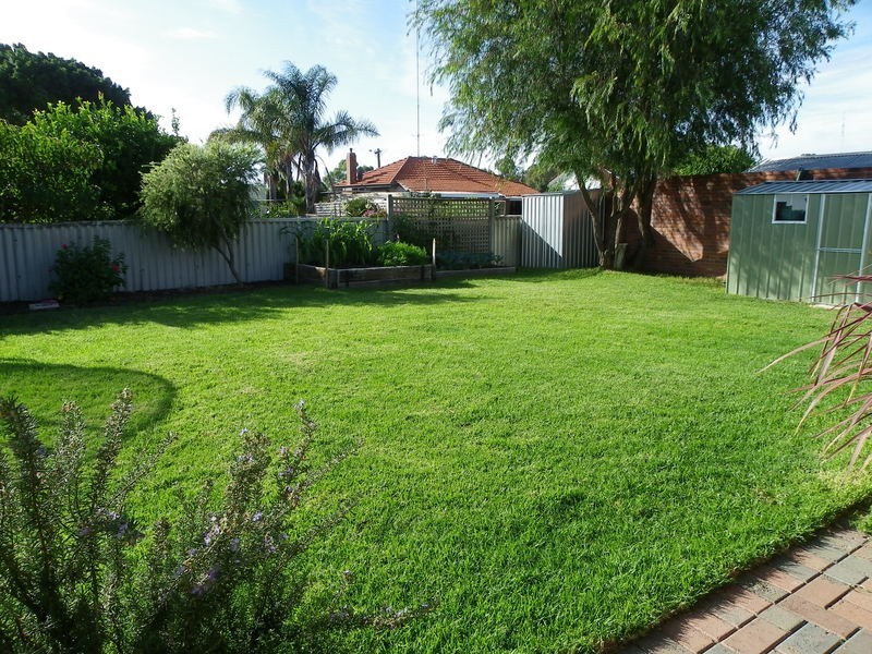 7 Flaherty Court, Carey Park WA 6230