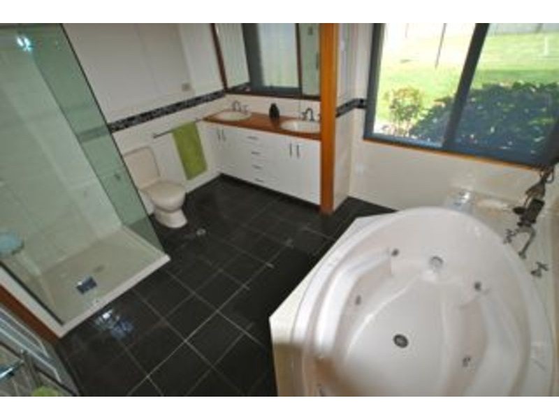 19  Tehan Avenue, Kyabram VIC 3620