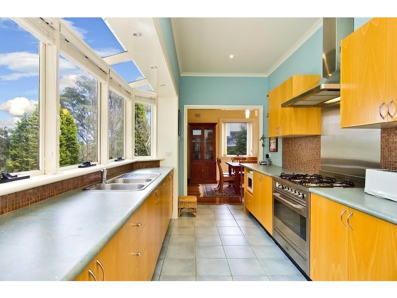 92 Beaconsfield RD, Chatswood West NSW 2067