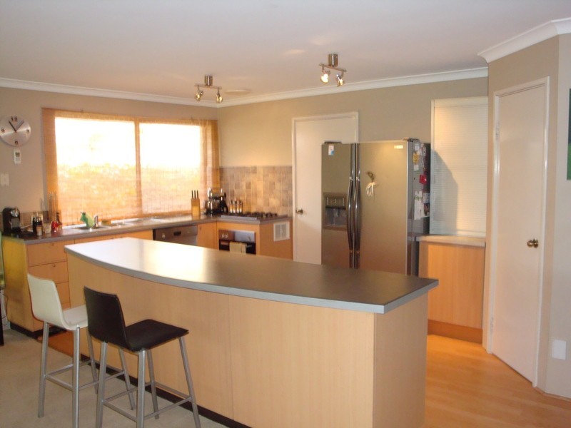 27 Raeburn Crescent, Landsdale WA 6065