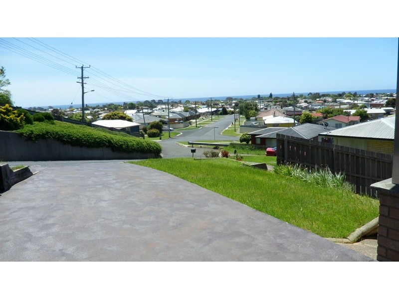13 Clarke Street, Ulverstone TAS 7315