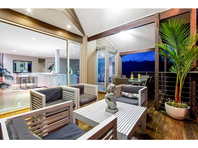 301A The Round Drive, Avoca Beach NSW 2251