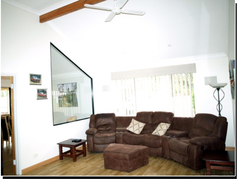 166 Racy Prince Court, Byford WA 6122