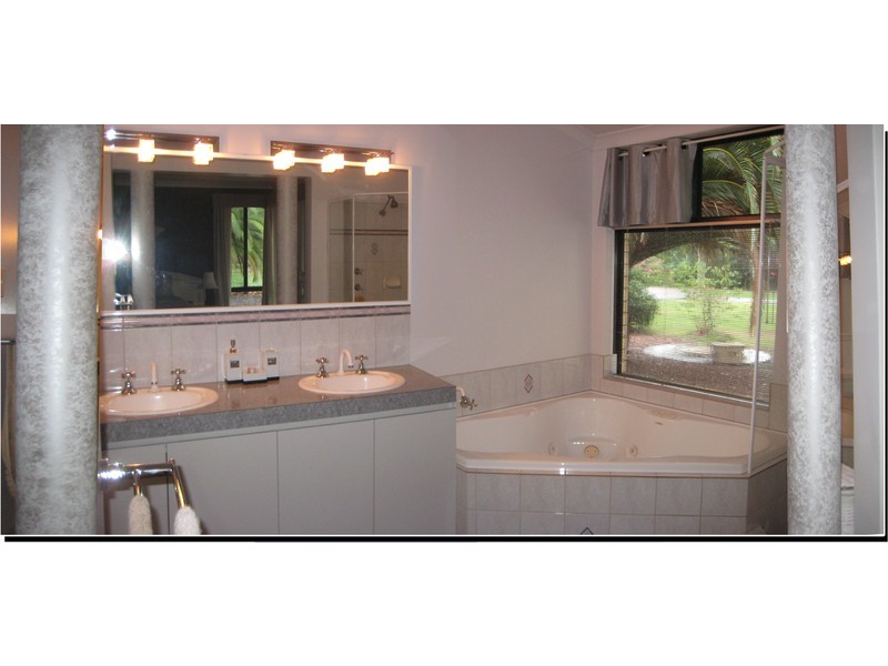 166 Racy Prince Court, Byford WA 6122